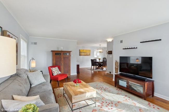 912 Cambridge Ln, House other with 3 bedrooms, 2 bathrooms and 2 parking in Wilmette IL | Image 4