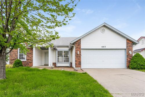 447 Slusser Ln, Florissant, MO, 63031-7134 | Card Image