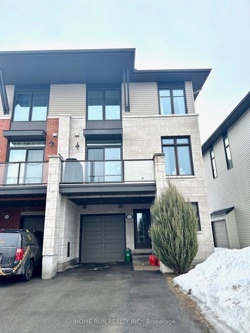572 Labrador Cres, Gloucester, ON, K1T0R3 | Card Image