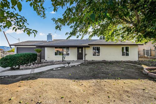 16395 Allthorn St, Hesperia, CA, 92345-5902 | Card Image