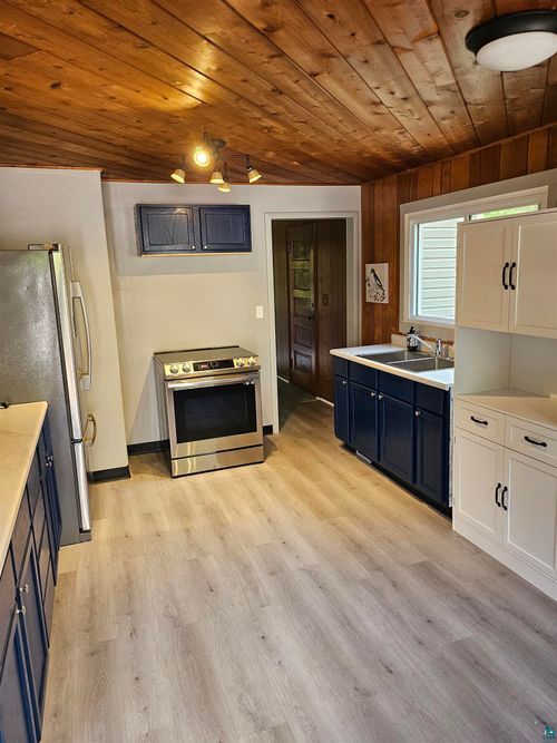 3990 Martin Rd, Duluth, MN, 55803-1337 | Card Image