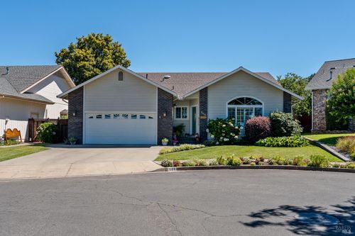 584 Nokomis Dr, Ukiah, CA, 95482-5640 | Card Image