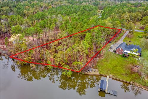 82 E Commodore Dr, Cross Hill, SC, 29332-4047 | Card Image
