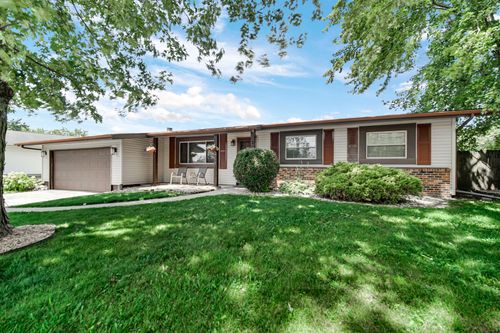 369 Riviera Cir, Valparaiso, IN, 46385 | Card Image