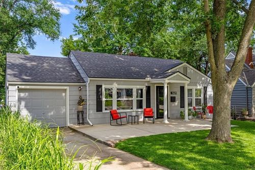 5629 Reeds Rd, Mission, KS, 66202-1926 | Card Image