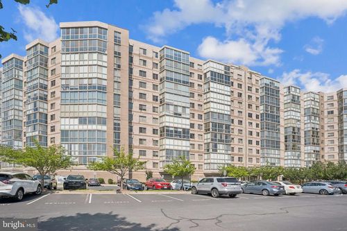 unit-903-19355 Cypress Ridge Ter, LEESBURG, VA, 20176-6921 | Card Image
