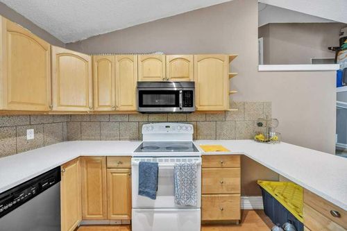 32 Martindale Blvd Ne, Calgary, AB, T3J3H3 | Card Image