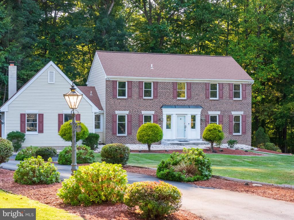 Wychwood Ln, Langhorne, PA 19047
