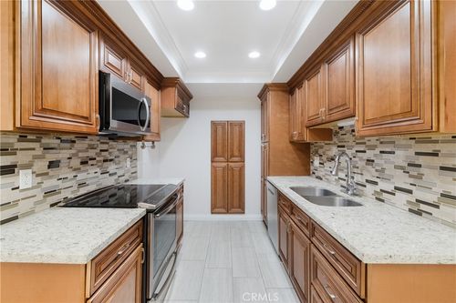 apt-226-20702 El Toro Rd, Lake Forest, CA, 92630-6122 | Card Image