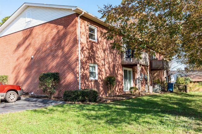 1231 15 Th Ave Nw, Condo with 1 bedrooms, 1 bathrooms and null parking in Hickory NC | Image 8