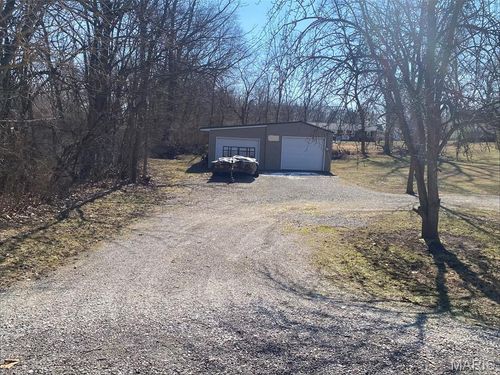 1016 E Oak St, Greenville, IL, 62246-1392 | Card Image