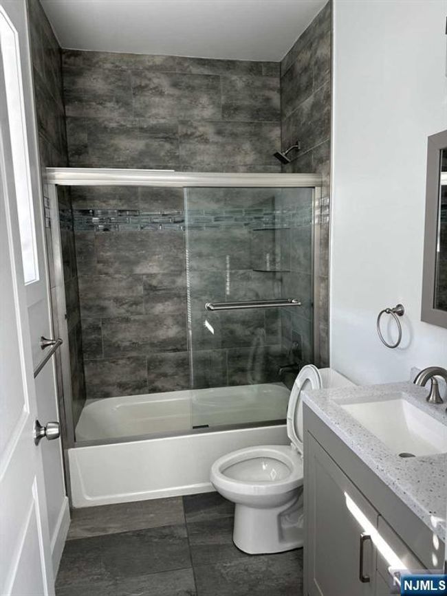 518 Hickory St, Home with 3 bedrooms, 3 bathrooms and null parking in Kearny NJ | Image 7