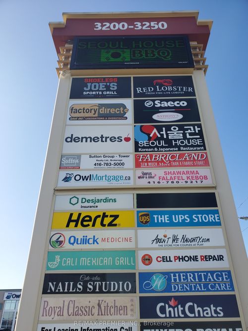 11-3200 Dufferin St, North York, ON, M6A3B2 | Card Image