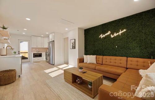 1321/1323 Richmond Place, Charlotte, NC, 28209 | Card Image