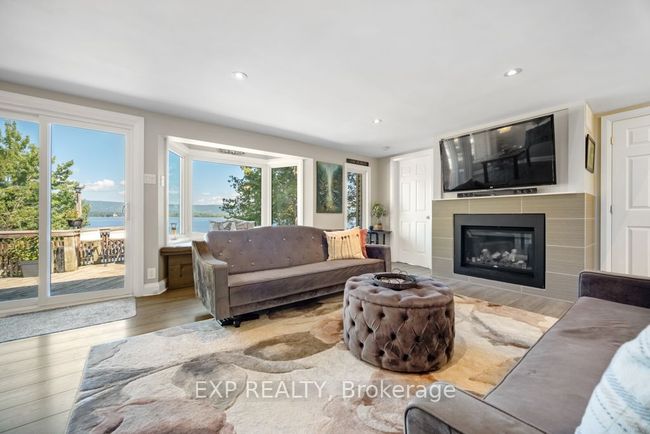 3094 Barlow Cres, House other with 3 bedrooms, 2 bathrooms and 4 parking in Dunrobin ON | Image 10