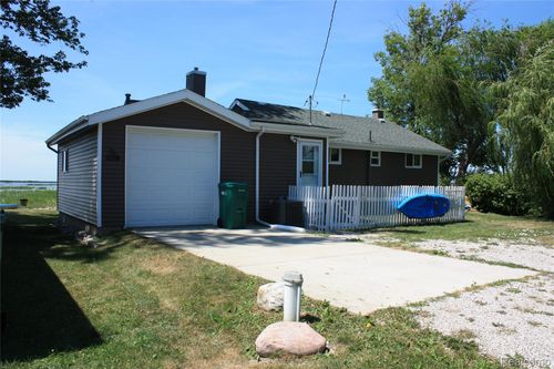 1724 Maple Rd, Sebewaing, MI, 48759-9781 | Card Image