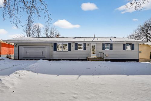 8941 48th Ave N, New Hope, MN, 55428-4421 | Card Image