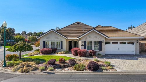 24 River Pointe Cir, Lodi, CA, 95240-0566 | Card Image