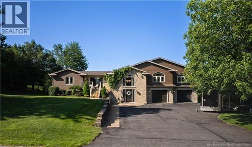 115 Robin Hood Lane, House with 5 bedrooms, 6 bathrooms and null parking in Quispamsis NB | Card Image