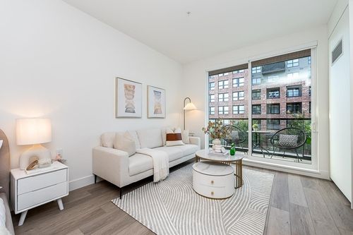 203-422 Lakewood Dr, Vancouver, BC, V5L4L7 | Card Image