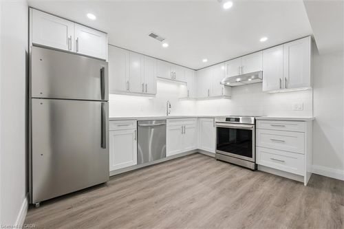 lower-74 Elm Ridge Dr, Kitchener, ON, N2N1H6 | Card Image