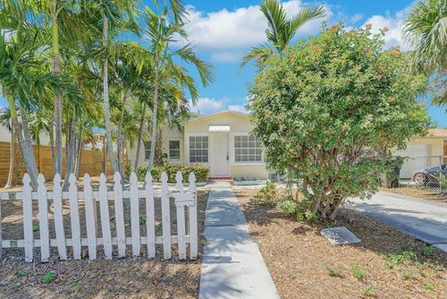 326 Se 1st Ave, Delray Beach, FL, 33444-3502 | Card Image