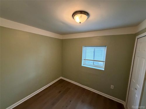 22130 Cora Ave, Farmington Hills, MI, 48336-4308 | Card Image