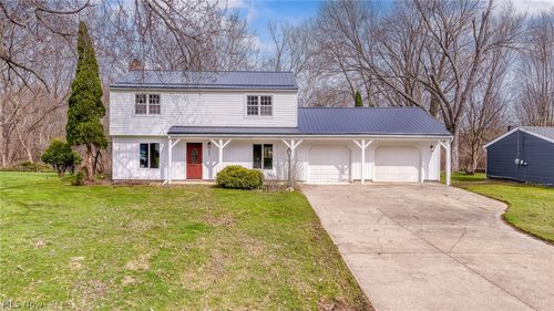 8051 Wren Dr, Macedonia, OH, 44056-2124 | Card Image