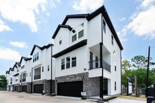 b-712 W Donovan St, Houston, TX, 77091-5642 | Card Image