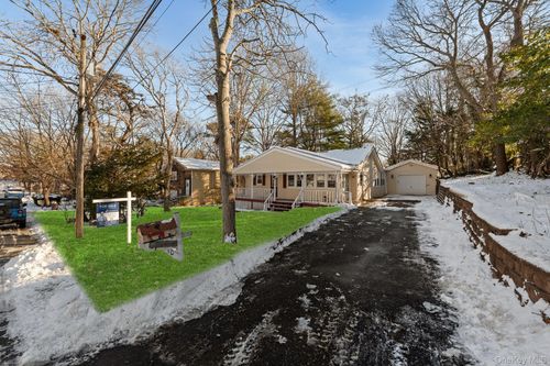 10 Pinedale Ave, Farmingville, NY, 11738-2602 | Card Image