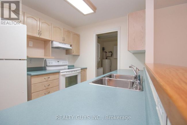 4 - 693 Whitaker St, Townhouse with 2 bedrooms, 2 bathrooms and 1 parking in Peterborough ON | Image 15