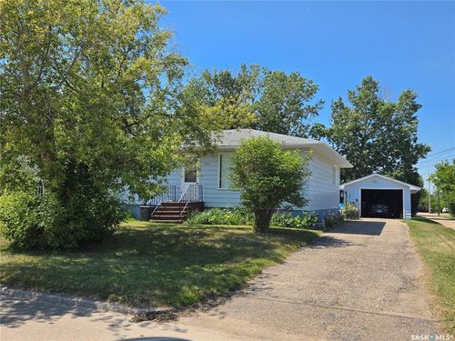 324 Sullivan St, Stoughton, SK, S0G0B9 | Card Image