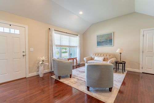 10 Furnival Rd, Nashua, NH, 03064-1260 | Card Image