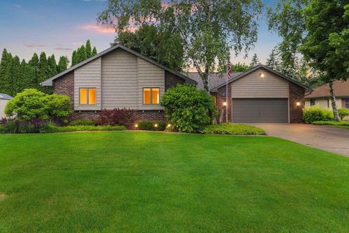 28 Greves Court, GRAND CHUTE, WI, 54914 | Card Image