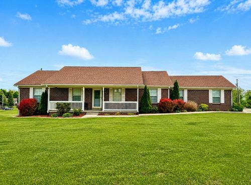 1034 Barker Ln W, Berea, KY, 40403-9469 | Card Image