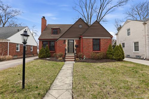 10814 Elgin Ave, Huntington Woods, MI, 48070-1537 | Card Image