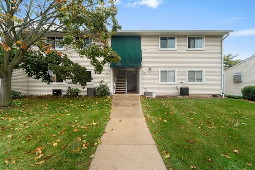 1849 Parknoll Ln, Port Washington, WI, 53074-1131 | Card Image