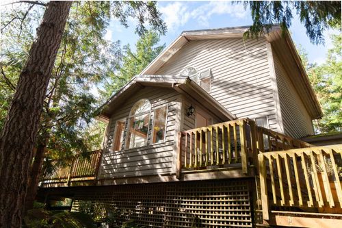 567 Dinner Bay Rd, Mayne Island, BC, V0N2J2 | Card Image