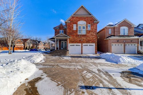 806 White Clover Way, Mississauga, ON, L5V3C5 | Card Image