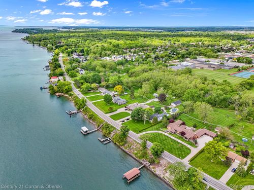 23722 E River Rd, Grosse Ile, MI, 48138-1582 | Card Image