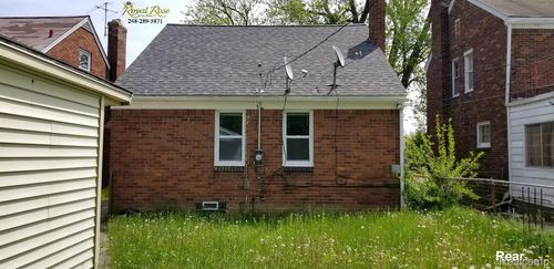 18911 Waltham St, Detroit, MI, 48205-2148 | Card Image