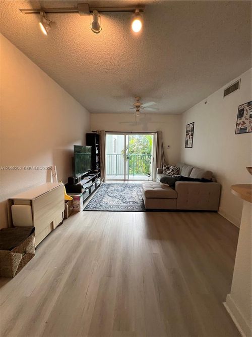 421-6001 Sw 70th St, South Miami, FL, 33143-3405 | Card Image