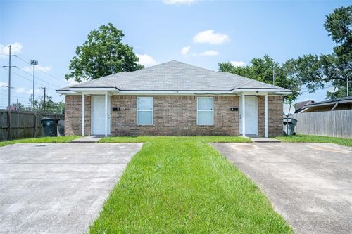 1105 Sage Dr, Lake Charles, LA, 70607-4725 | Card Image