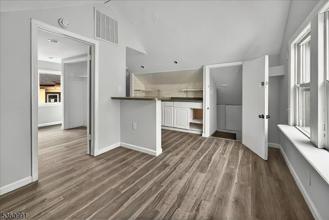 27 Berkeley Pl, Home with 7 bedrooms, 3 bathrooms and null parking in Bloomfield NJ | Image 40