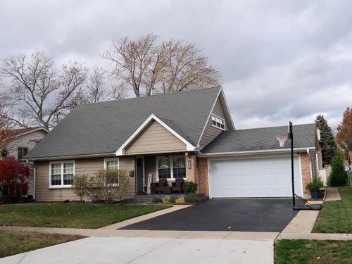 584 Exmoor Road, Elk Grove Village, IL, 60007 | Card Image