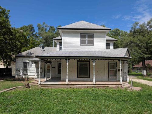 731 Bluff St, Augusta, KS, 67010-1322 | Card Image