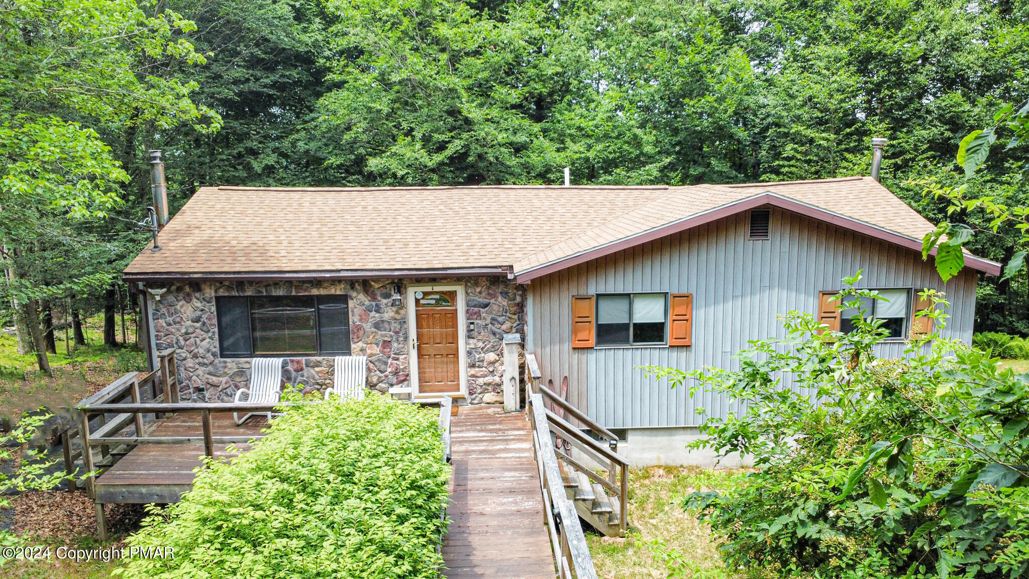 Fly Rod Ct, Pocono Lake, PA 18347