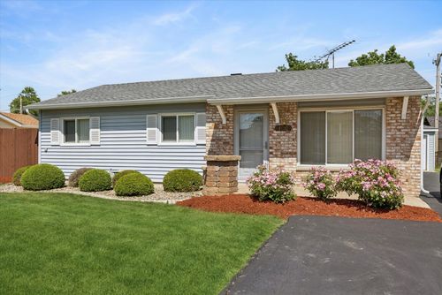 120 Olympic Dr, Bolingbrook, IL, 60440-2449 | Card Image
