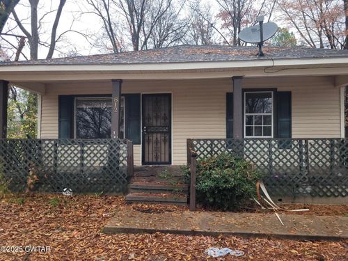 812 Tucker St, Dyersburg, TN, 38024-3730 | Card Image