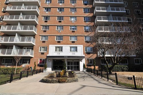 5n-39-65 52nd St, Woodside, NY, 11377-3214 | Card Image